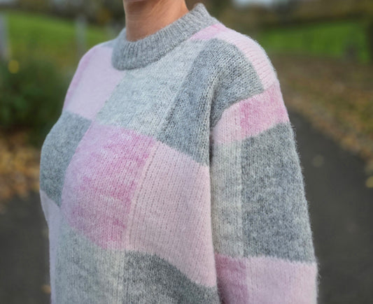 Pull. Rose-gris