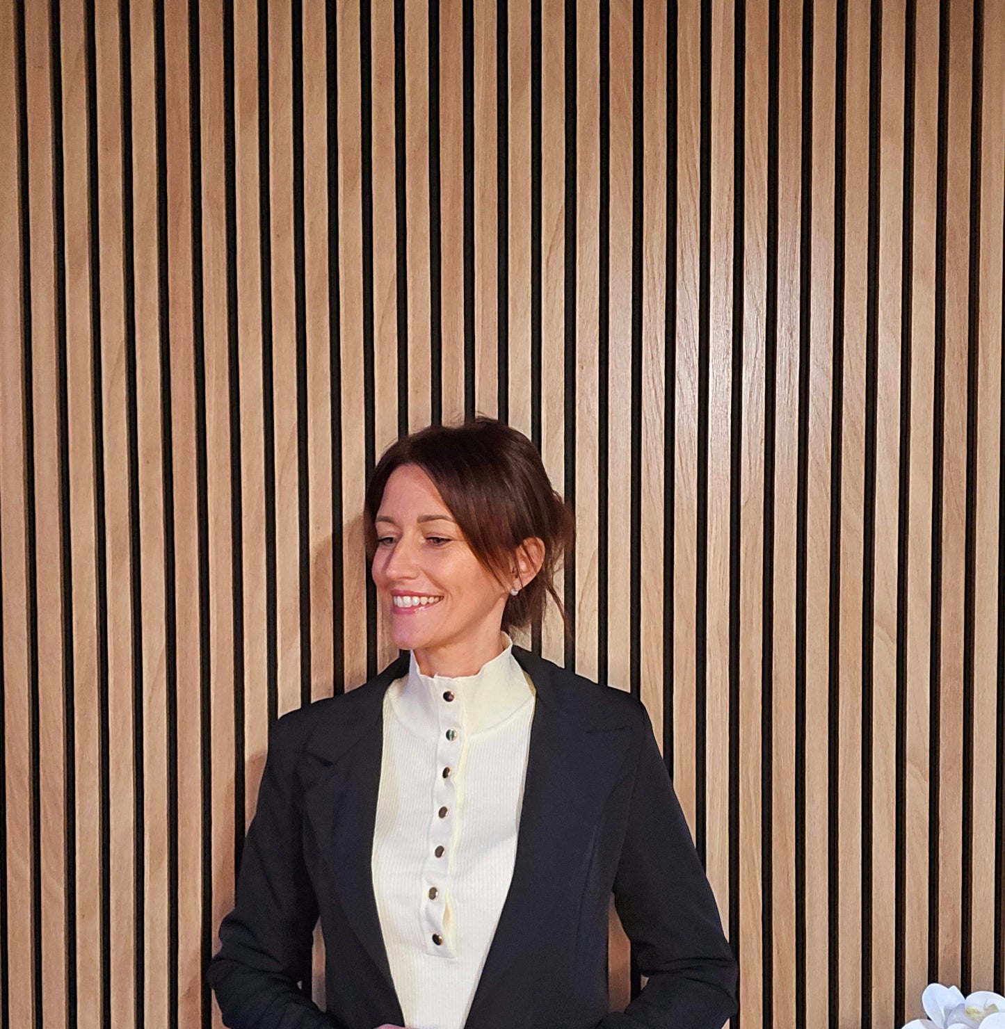 Pull fin avec boutons. Beige