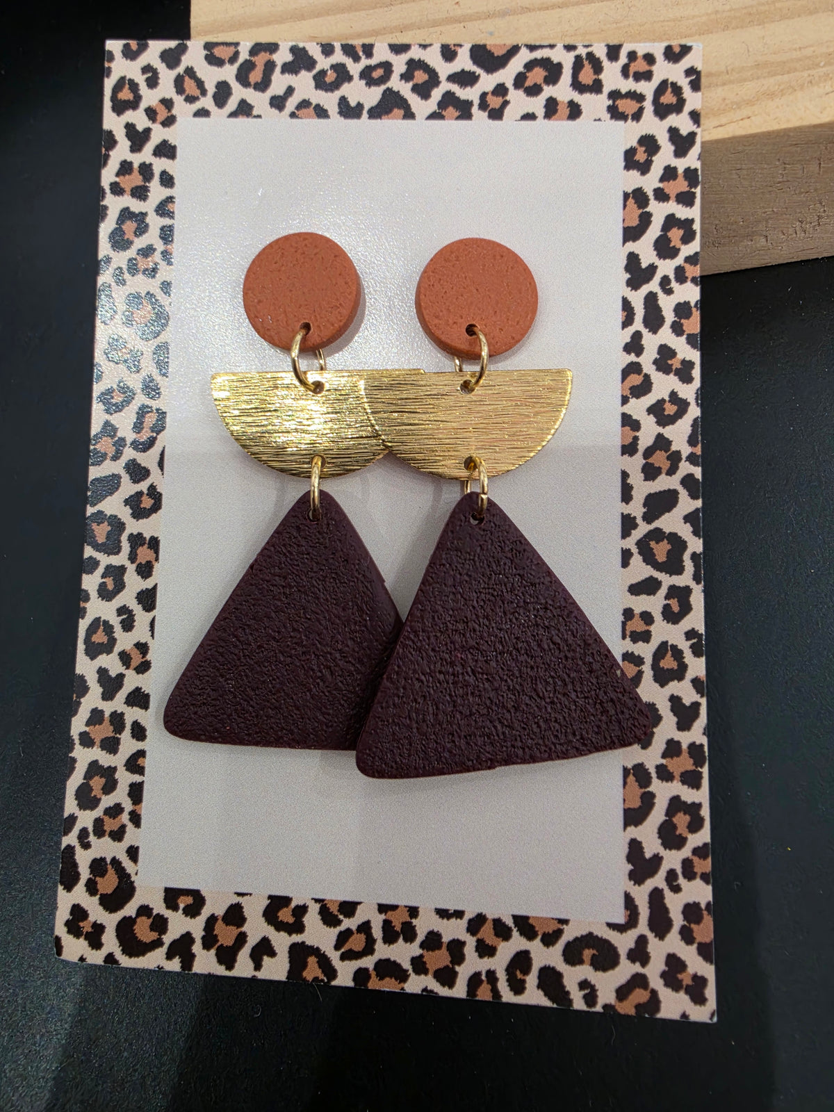 Boucles d'oreilles triangle marron