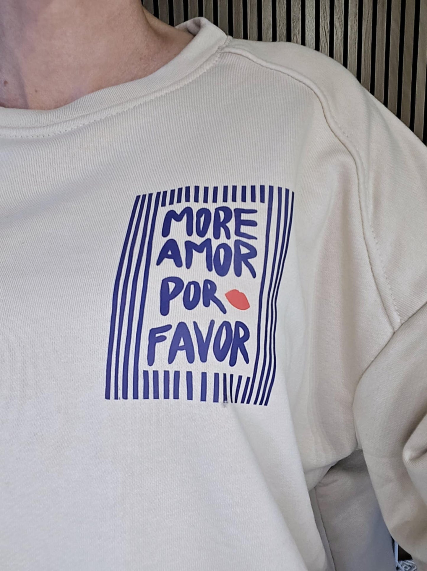 Sweat « More Amor Por Favor ». Beige