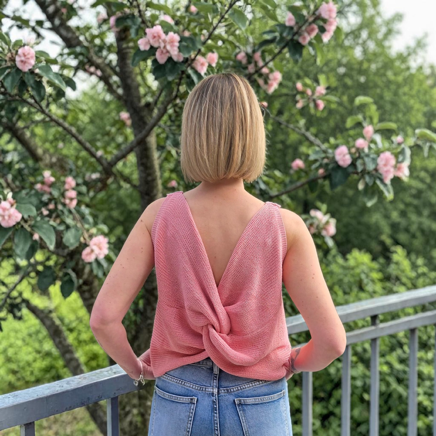 💗 Top dos noué rose