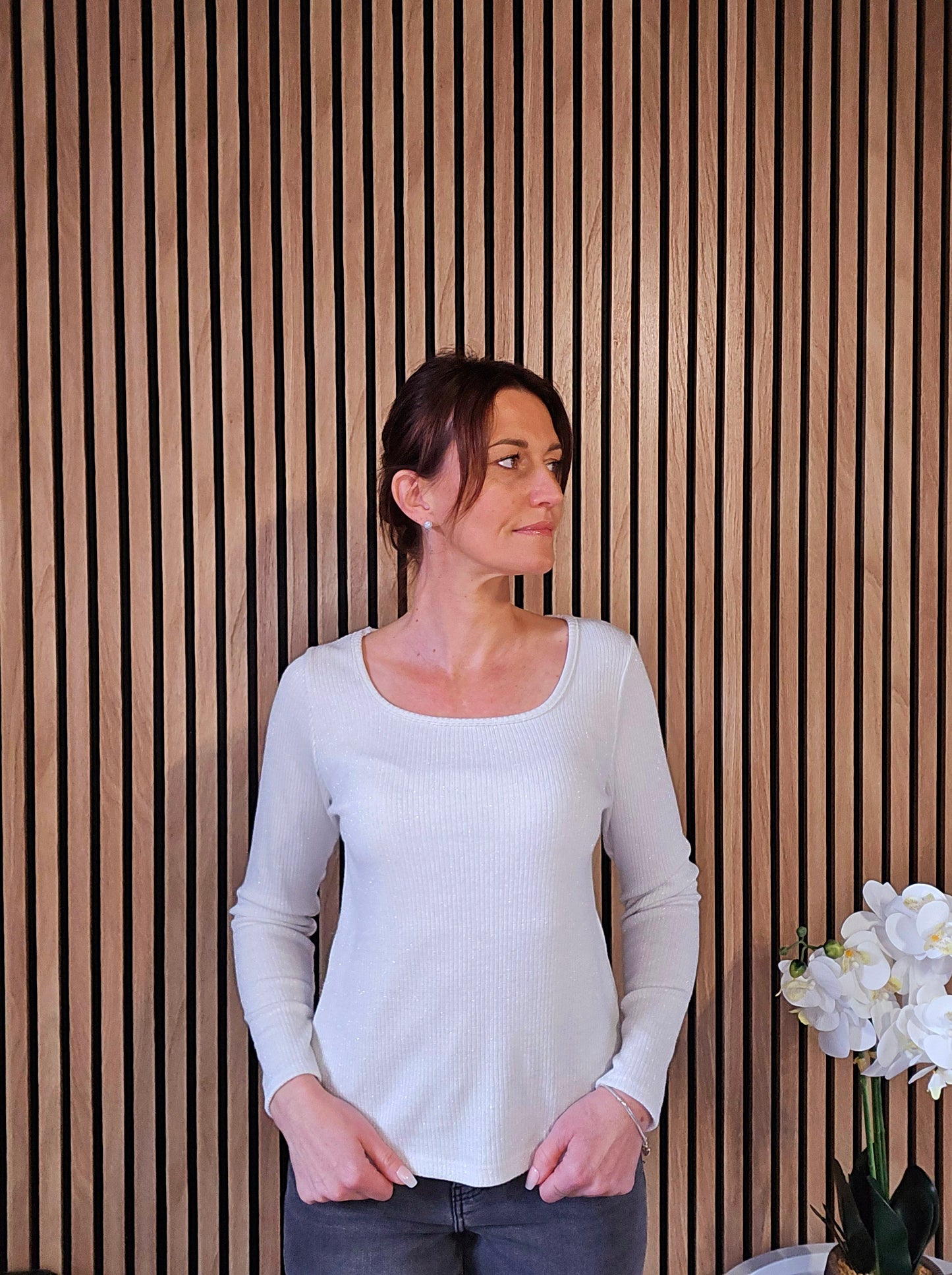 Pull fin brillant manches longues. Blanc