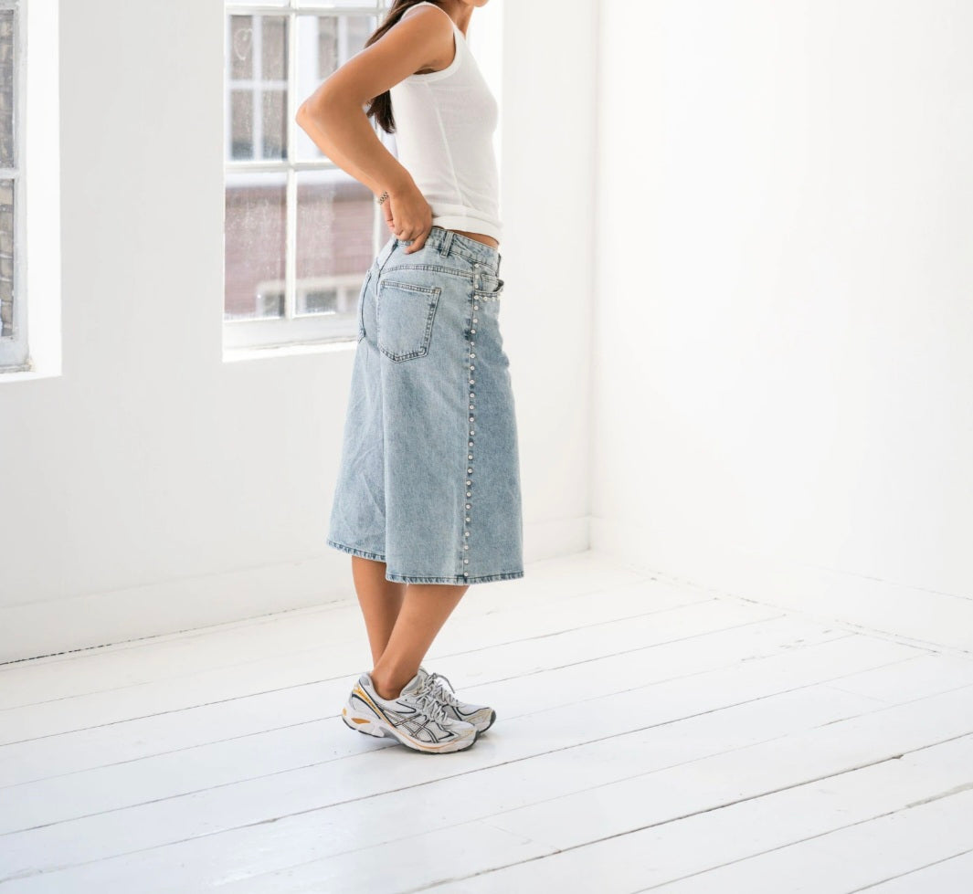 Short bermuda avec clous