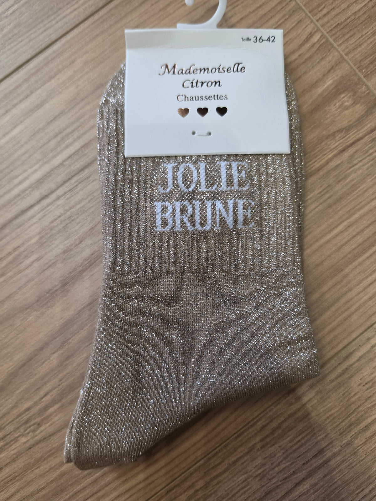 Jolie brune dorée