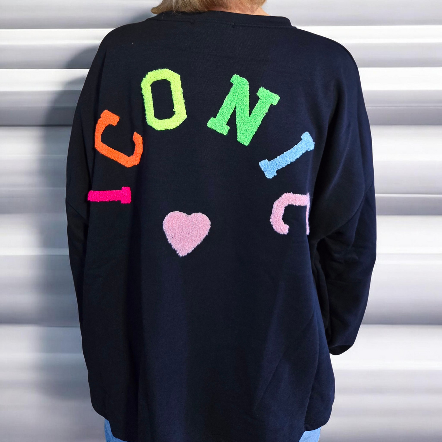🩷 Sweat ICONIC. Couleur bleu marine