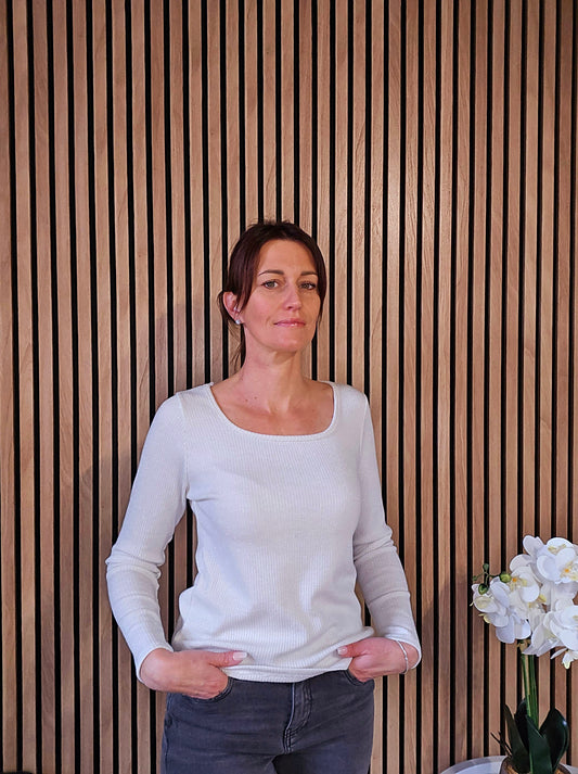 Pull fin brillant manches longues. Blanc