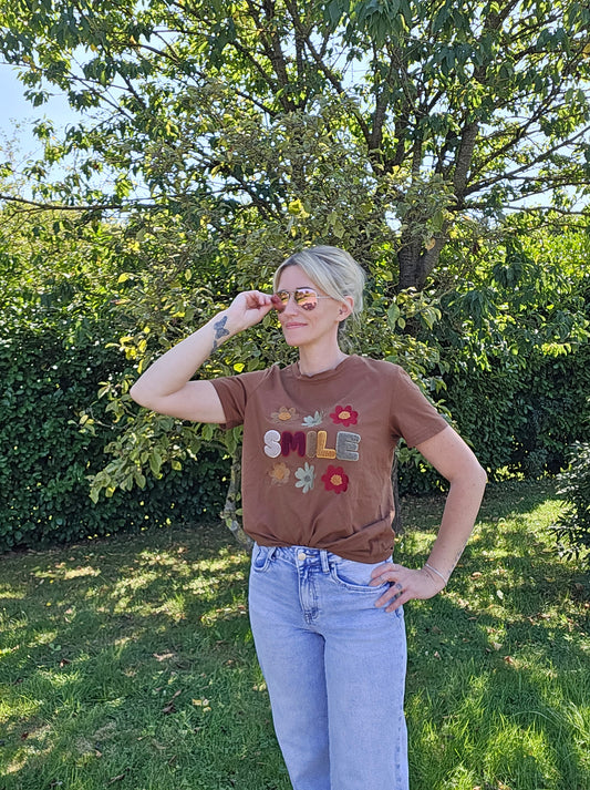 T-Shirt "Smile". Marron