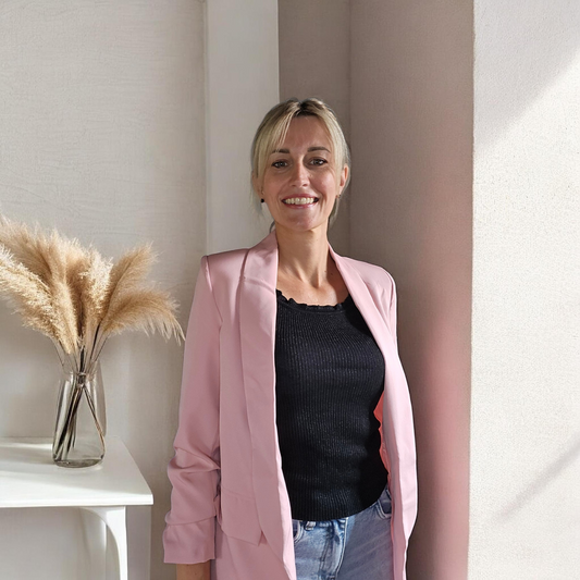 Blazer coupe droite. Rose clair