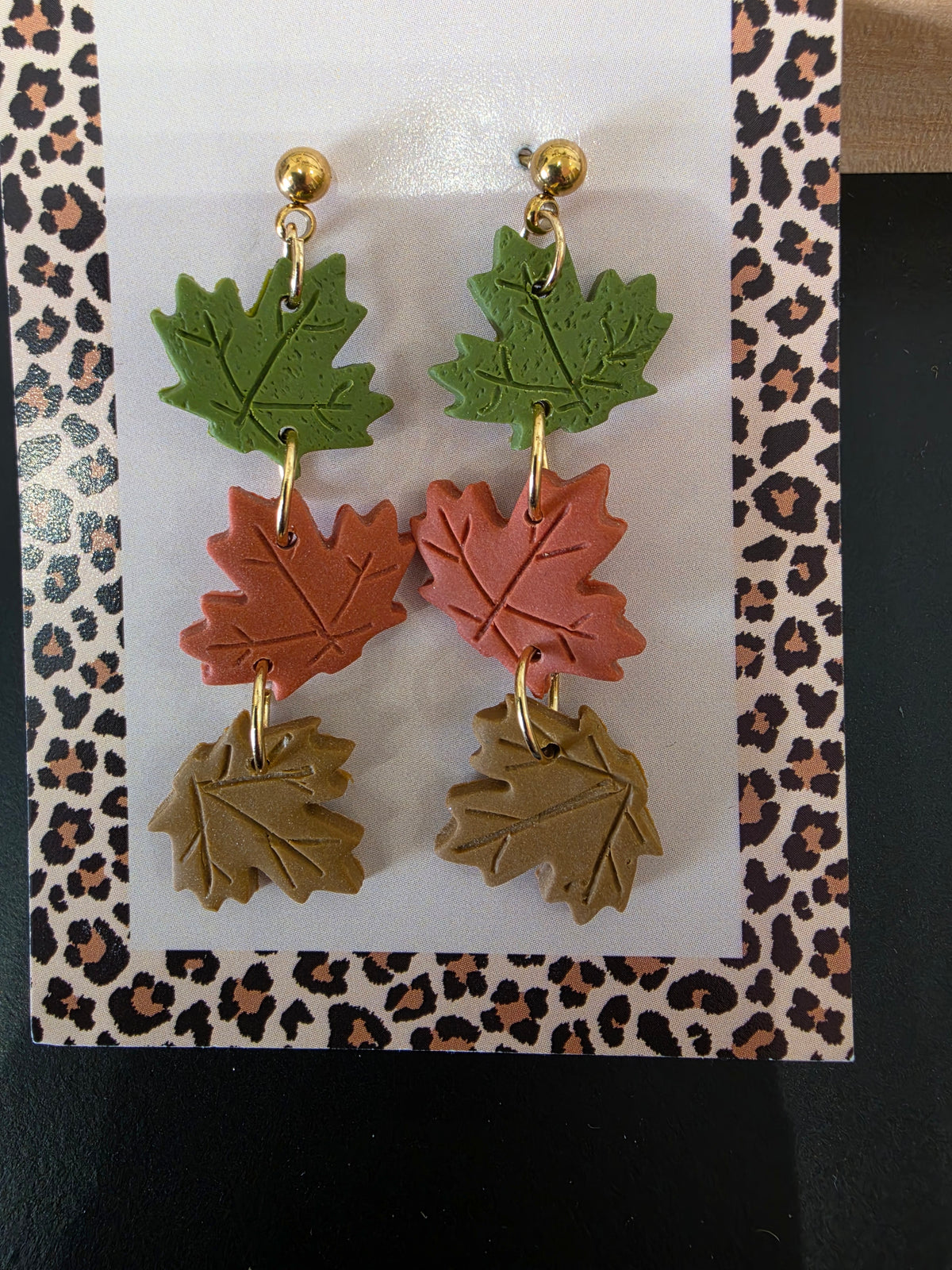 Boucles d'oreilles 3 feuilles orange