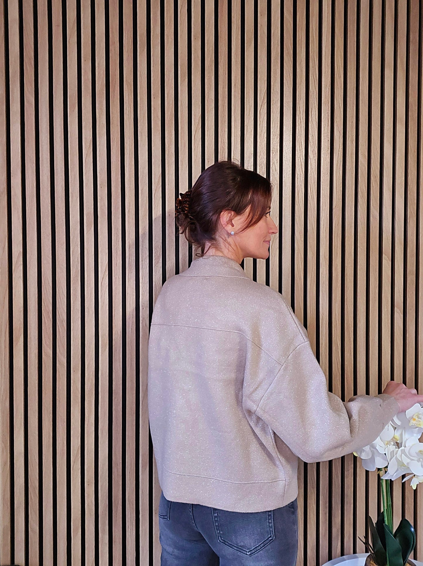 Veste en maille avec col et poches. Beige/doré